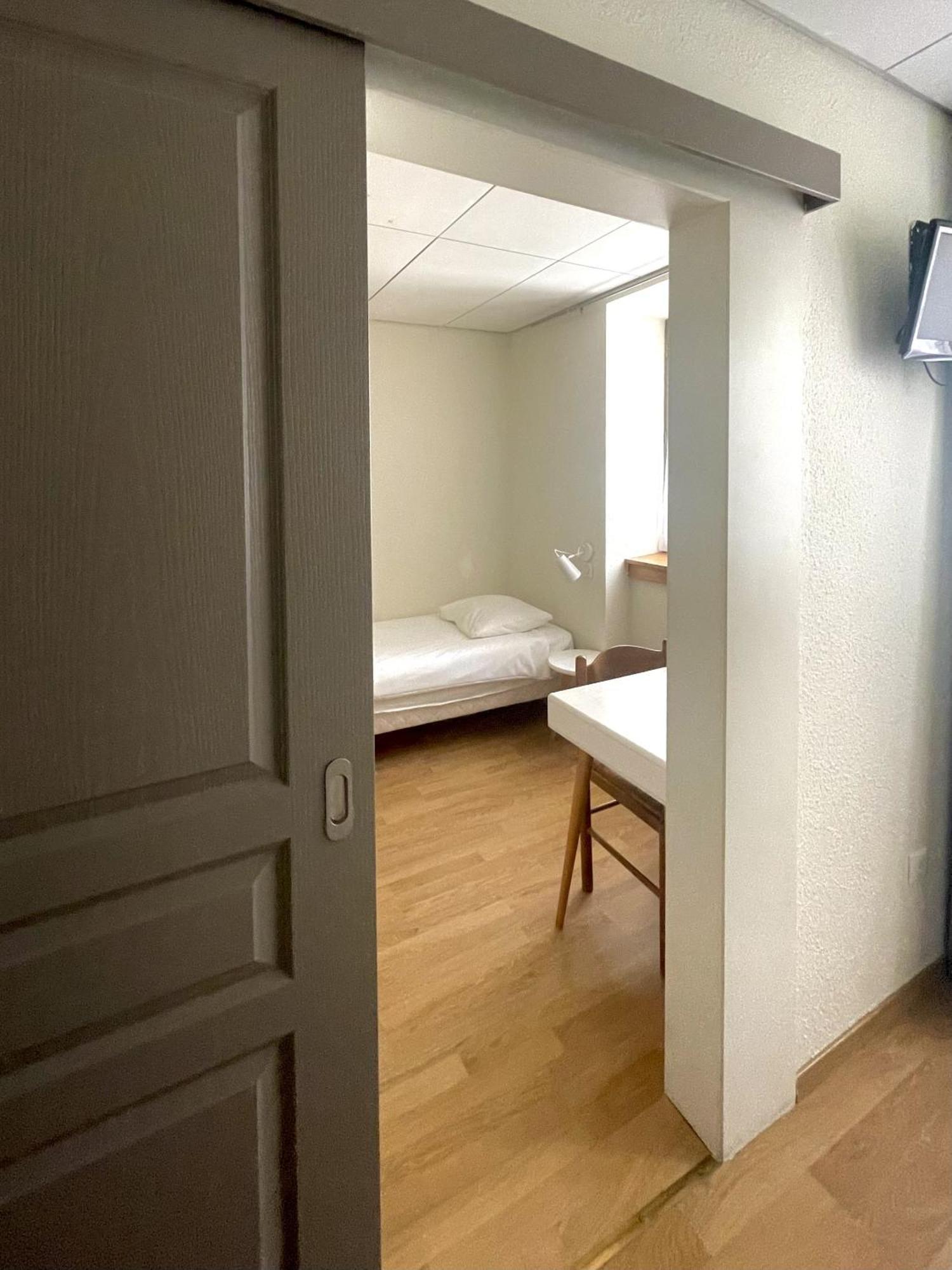 Hotel La Citadelle La Canourgue Zimmer foto